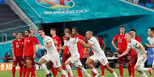 2018年俄罗斯世界杯决赛在莫斯科卢日尼基体育场打响