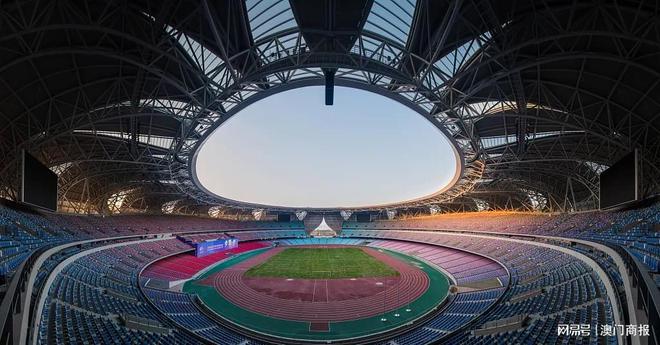 上一次中超开幕式暨揭幕战在北京工人体育场举办还要追溯到2010年